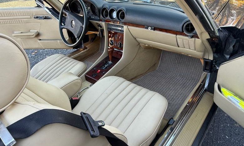 
								Mercedes-Benz SL 300 Blauschwarz / Leder Beige / Automatik voll									