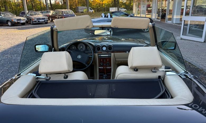 
								Mercedes-Benz SL 300 Blauschwarz / Leder Beige / Automatik voll									