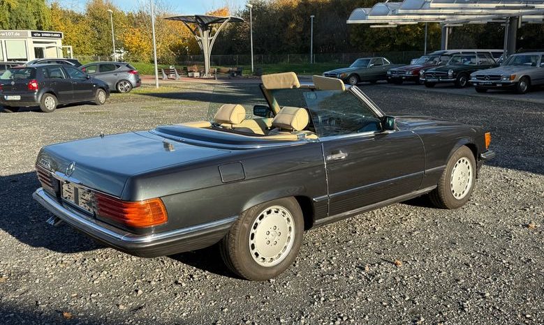 
								Mercedes-Benz SL 300 Blauschwarz / Leder Beige / Automatik voll									