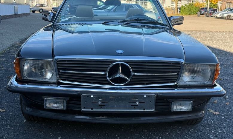 
								Mercedes-Benz SL 300 Blauschwarz / Leder Beige / Automatik voll									