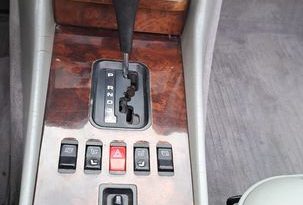 
									Mercedes-Benz SL 500 dunkel Blau / Leder Grau voll								
