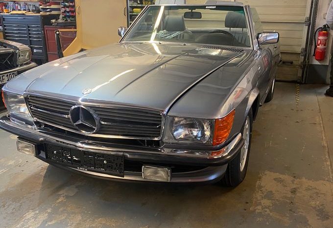 
								560 SL Perlmutgrau / Leder grau voll									