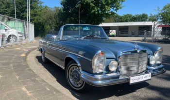 
									Mercedes-Benz 280 SE 3,5 Flachkühler Cabrio voll								