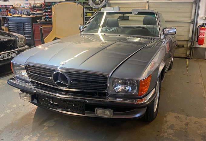
								560 SL Perlmutgrau / Leder grau voll									