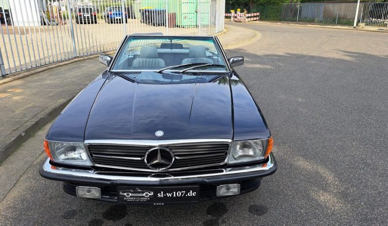 
								Mercedes-Benz SL 500 dunkel Blau / Leder Grau voll									