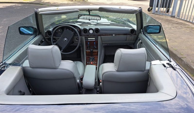 
								Mercedes-Benz SL 500 dunkel Blau / Leder Grau voll									