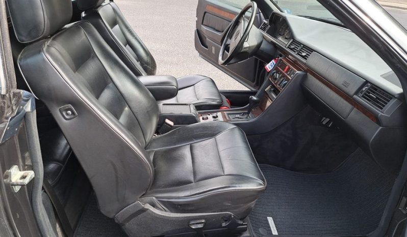 
								Mercedes-Benz CE 300 24V Cabrio/Blauschwarz / Leder schwarz/Automatik voll									