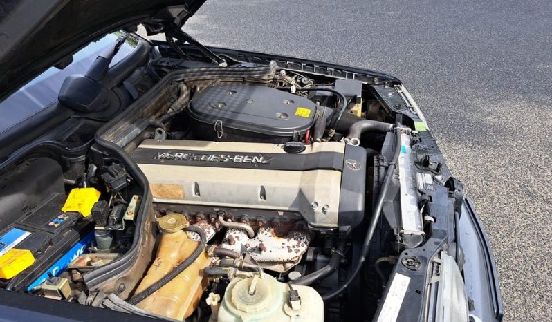 
								Mercedes-Benz CE 300 24V Cabrio/Blauschwarz / Leder schwarz/Automatik voll									