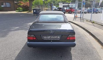 Mercedes-Benz CE 300 24V Cabrio/Blauschwarz / Leder schwarz/Automatik