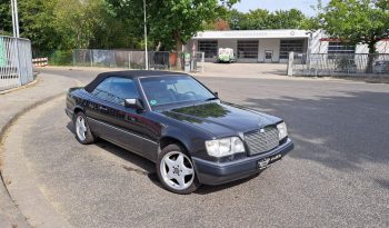 Mercedes-Benz CE 300 24V Cabrio/Blauschwarz / Leder schwarz/Automatik