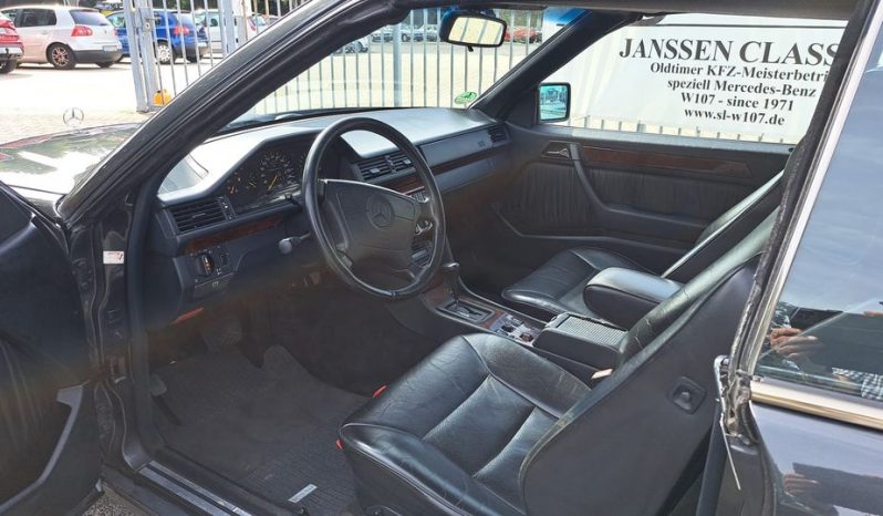 
								Mercedes-Benz CE 300 24V Cabrio/Blauschwarz / Leder schwarz/Automatik voll									