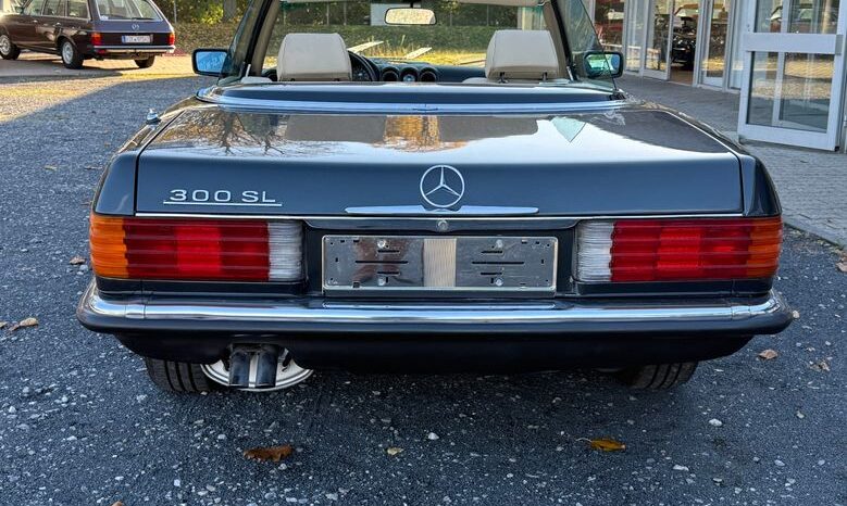 
								Mercedes-Benz SL 300 Blauschwarz/Beige/Automatik/Klima voll									