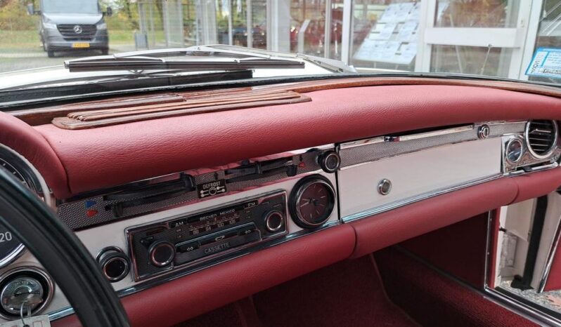 
								Mercedes-Benz SL 280 W113 Restauriert Sehr schön voll									