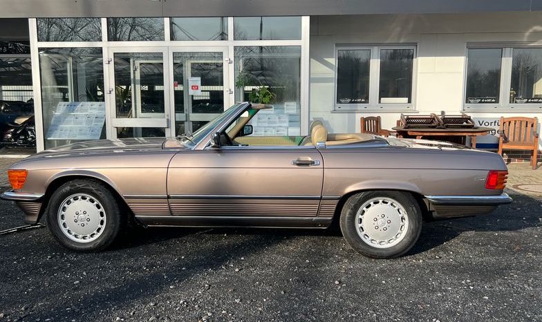 
								Mercedes-Benz SL 560 Impala / Beige voll									