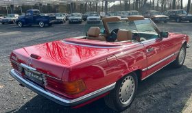 Mercedes-Benz SL 560 Signalrot / Leder Dattel