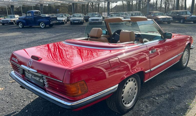 
								Mercedes-Benz SL 560 Signalrot / Leder Dattel voll									