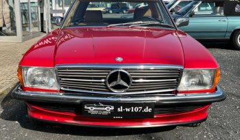
									Mercedes-Benz SL 560 Signalrot / Leder Dattel voll								