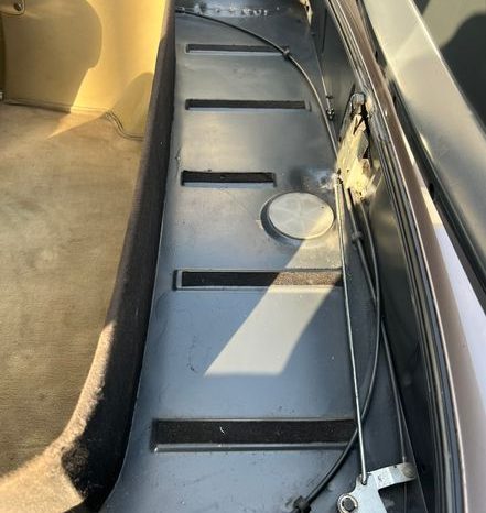 
								Mercedes-Benz SL 560 Impala / Beige voll									