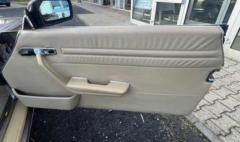 
								Mercedes-Benz SL 560 Impala / Beige voll									