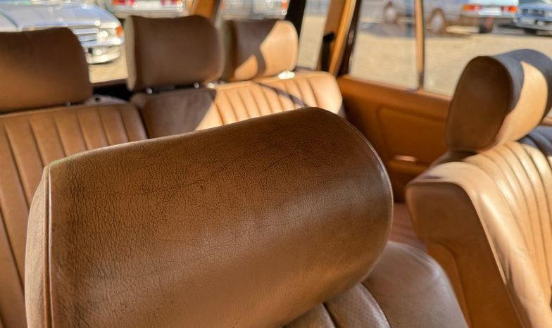 
								Mercedes 250 T aus 1 Hand , Scheckheftgepflegt bei Mercedes Benz voll									