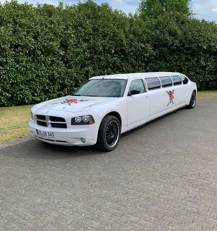 
								Dodge Charger” Super Strech Limo” voll									