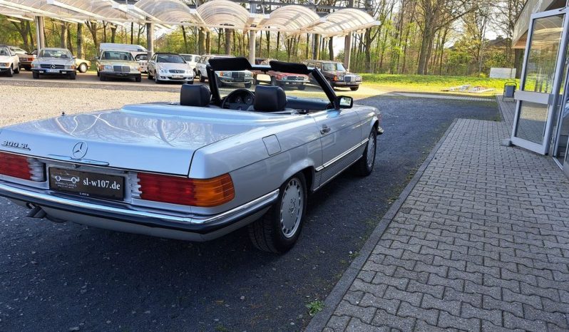 
								Mercedes-Benz SL 300 Silber / Leder schwarz/ Automatik voll									