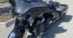 Harley-Davidson Street Glide CVO mit 131 Motor Jekill & Hyde