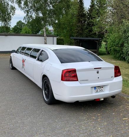 
								Dodge Charger” Super Strech Limo” voll									
