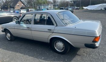 
									200 Benziner W123 Automatik / ESSD voll								