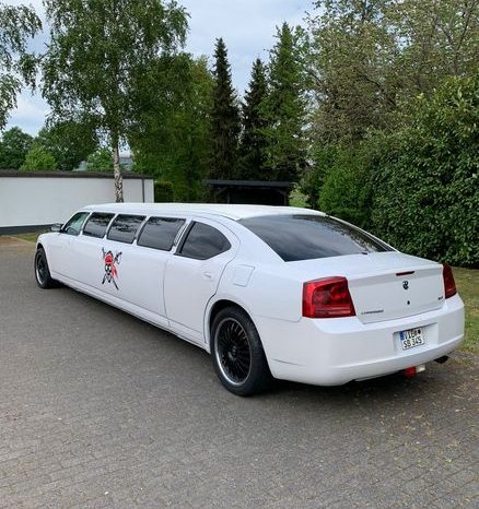 
								Dodge Charger” Super Strech Limo” voll									