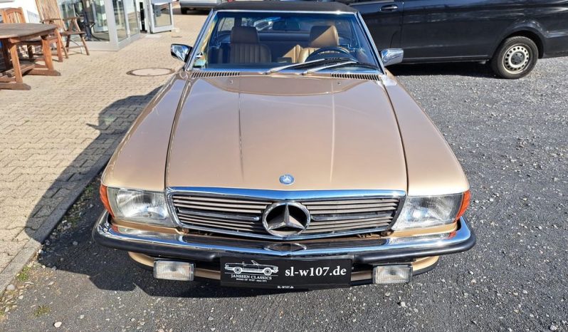 
								Mercedes-Benz SL 560 wenig km voll									