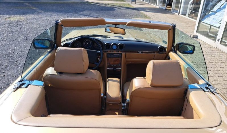 
								Mercedes-Benz SL 560 wenig km voll									