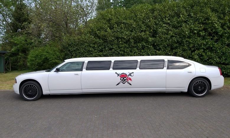 
								Dodge Charger” Super Strech Limo” voll									