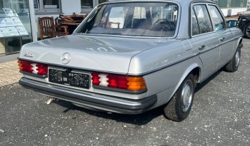 
									200 Benziner W123 Automatik / ESSD voll								