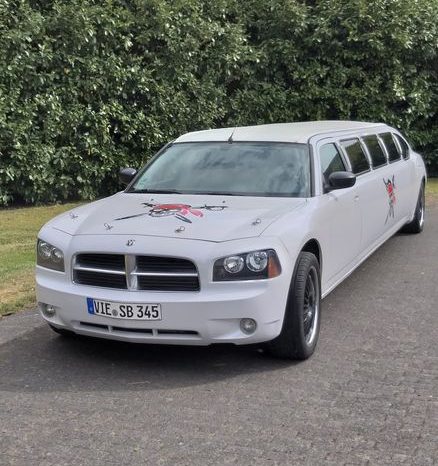 
								Dodge Charger” Super Strech Limo” voll									