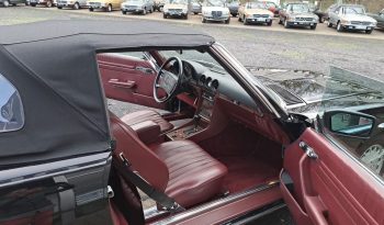 
									Mercedes-Benz SL 560 Schwarz Uni / Leder Mittelrot voll								