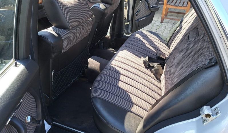 
								Mercedes-Benz 350 SE TOP gepflegt aus 2. Hand voll									