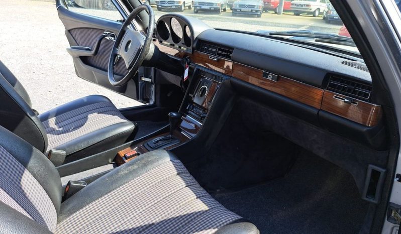 
								Mercedes-Benz 350 SE TOP gepflegt aus 2. Hand voll									