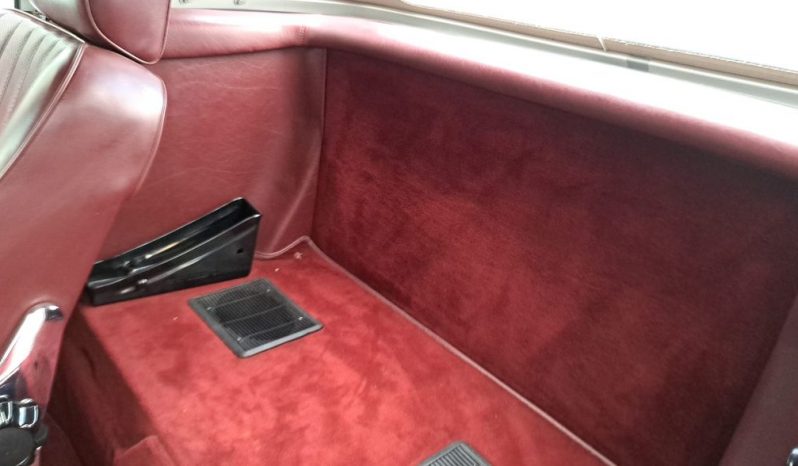 
								Mercedes-Benz SL 560 Schwarz Uni / Leder Mittelrot voll									