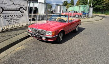 Mercedes-Benz SL 560 Rot/Dattel