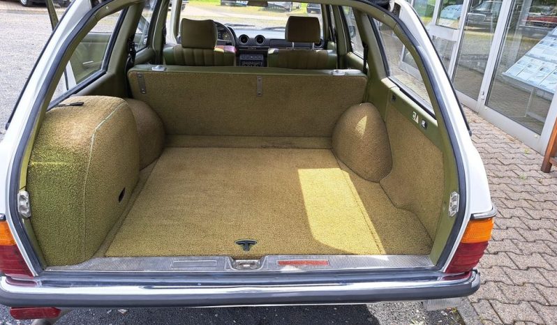 
								Mercedes-Benz 280 TE Automatik / Schiebedach TOP voll									