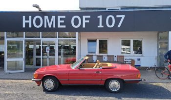Mercedes-Benz SL 560 Rot/Dattel