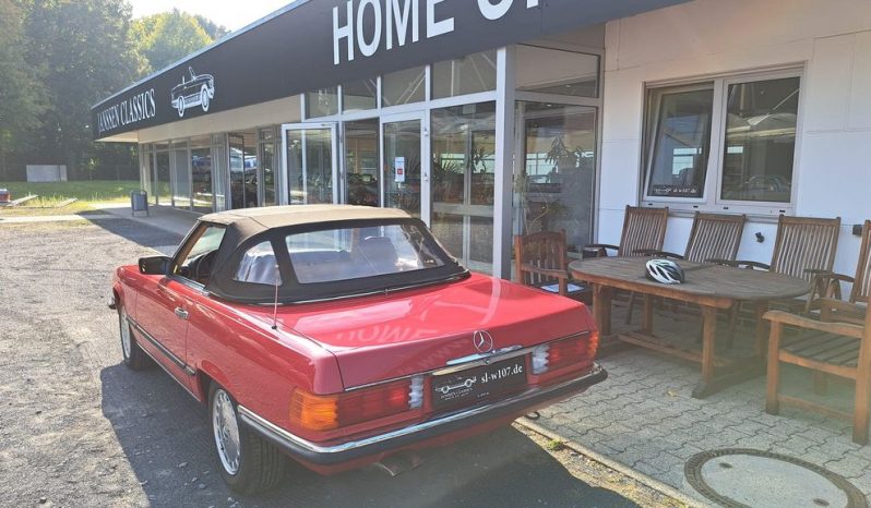 
								Mercedes-Benz SL 560 Rot/Dattel voll									