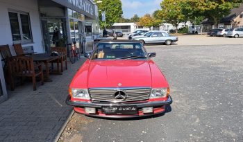 
									Mercedes-Benz SL 560 Rot/Dattel voll								