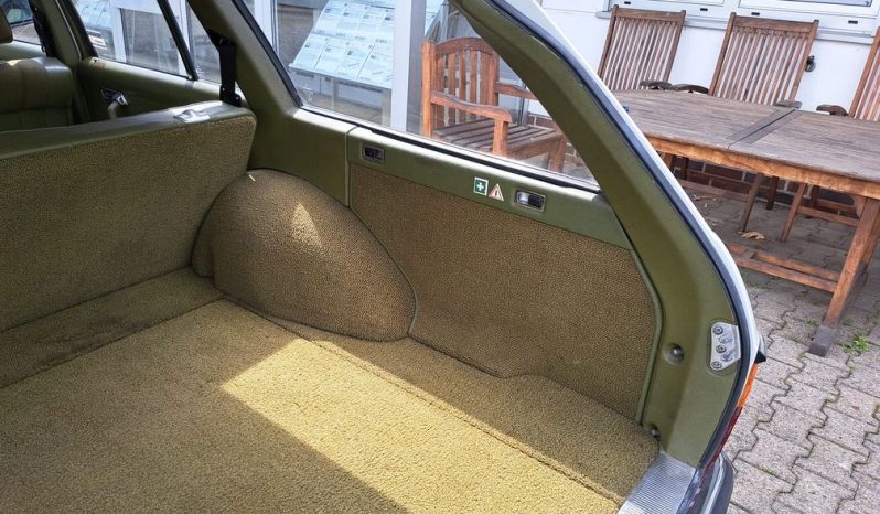 
								Mercedes-Benz 280 TE Automatik / Schiebedach TOP voll									