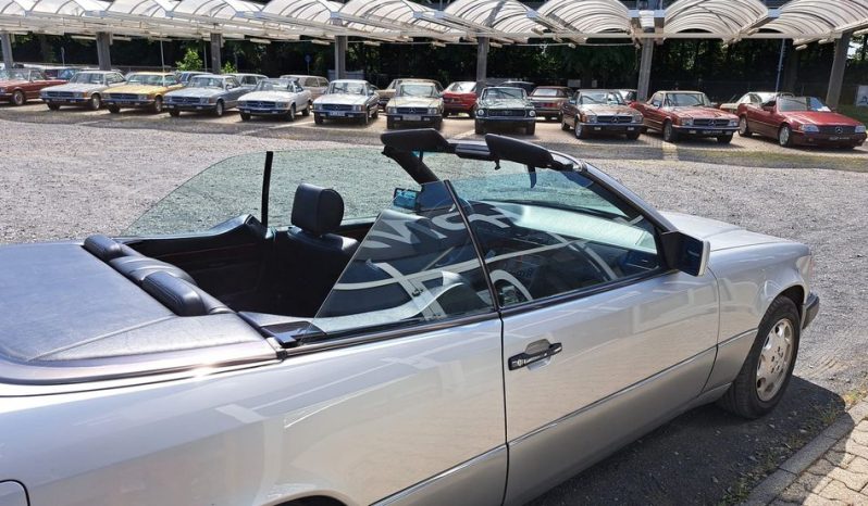 
								Mercedes-Benz CE 300 24V Cabrio Silber / Leder schwarz voll									