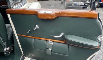 
									Mercedes-Benz 300 D Adenauer Cabrio voll								
