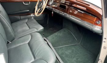 
									Mercedes-Benz 300 D Adenauer Cabrio voll								