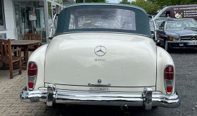 Mercedes-Benz 300 D Adenauer Cabrio
