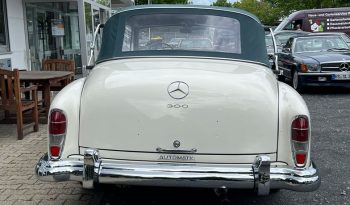 
									Mercedes-Benz 300 D Adenauer Cabrio voll								